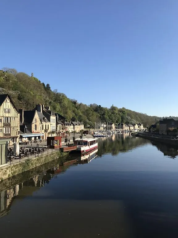 Appartement Au Port Dinan 0*,
